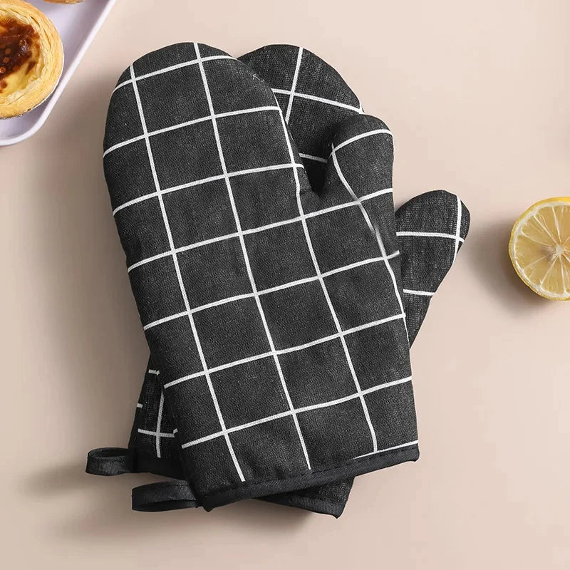 Heat Resistant Oven Mitts Set