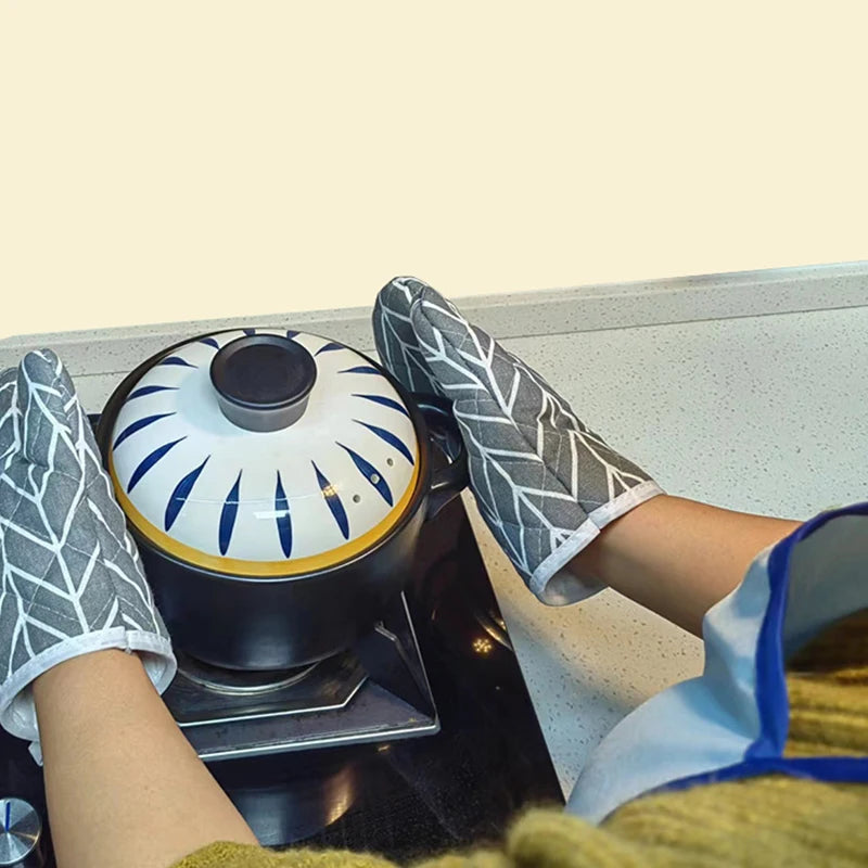 Heat Resistant Oven Mitts Set