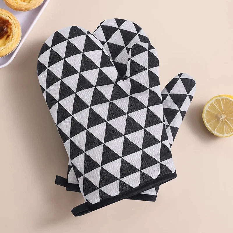 Heat Resistant Oven Mitts Set